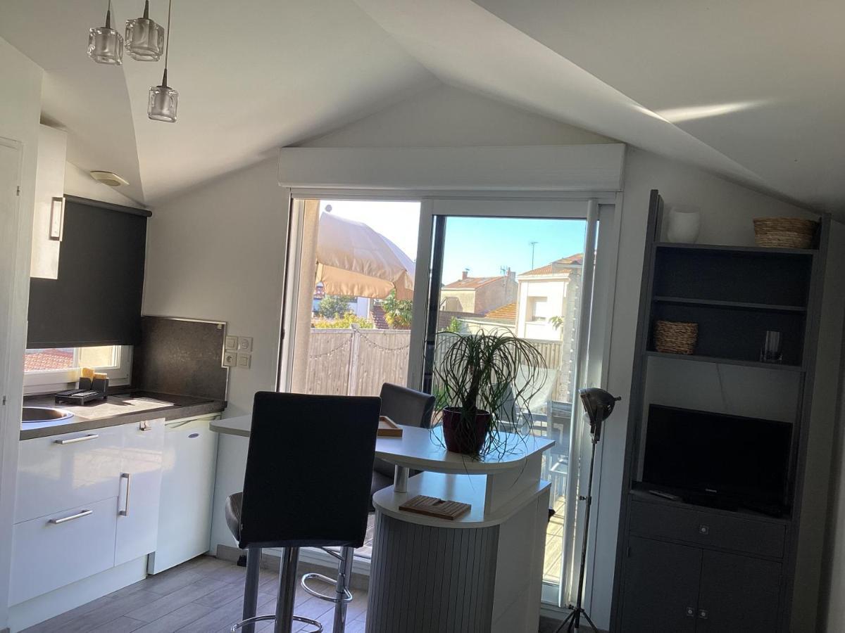 Chaleureux T2 30 M2 Et Sa Terrasse Bois 18 M2 Lejlighed La Rochelle  Eksteriør billede