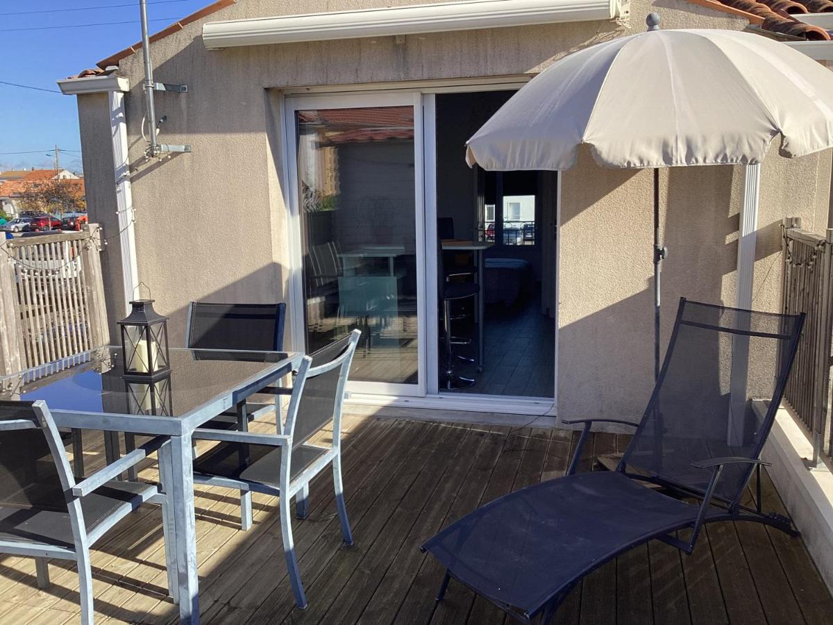 Chaleureux T2 30 M2 Et Sa Terrasse Bois 18 M2 Lejlighed La Rochelle  Eksteriør billede